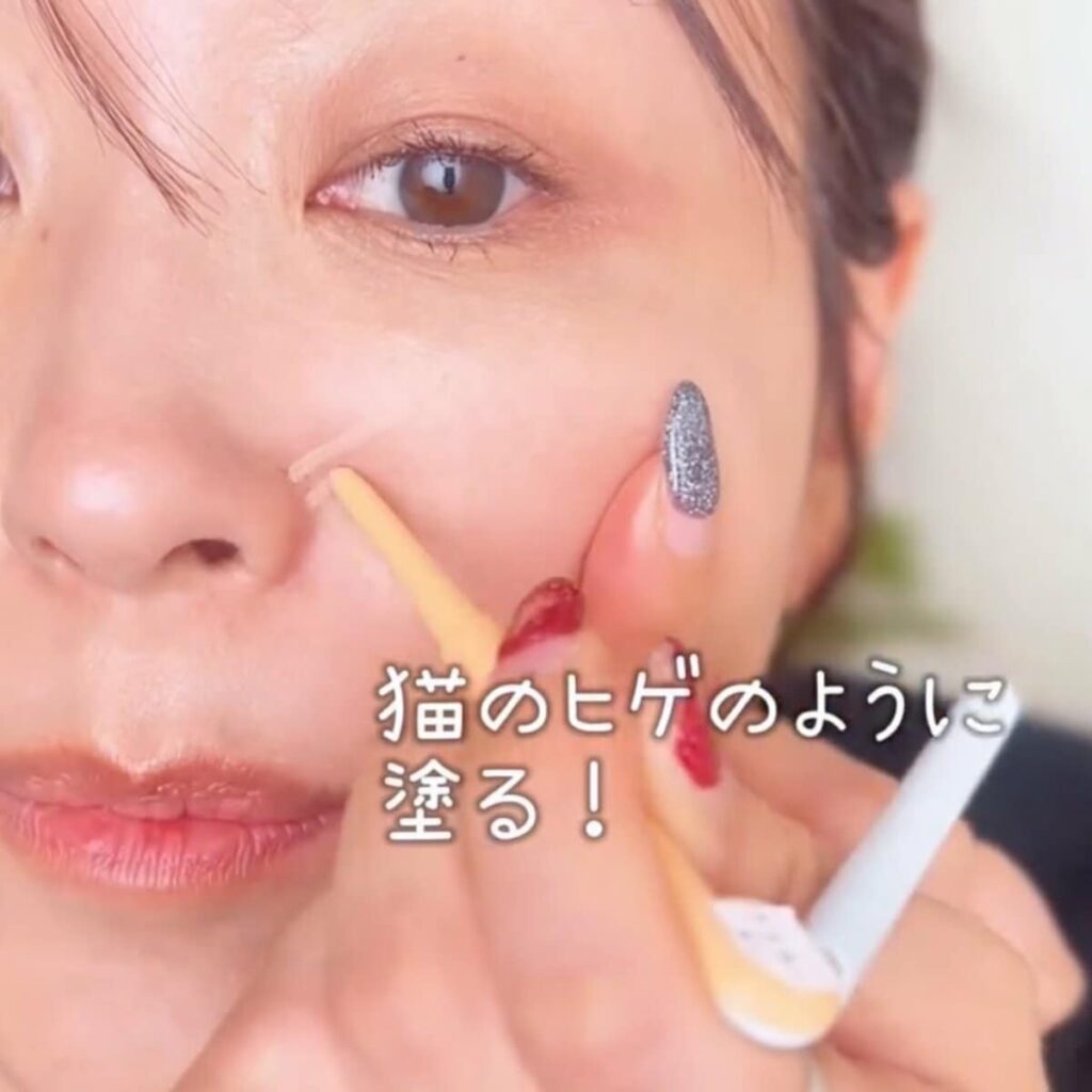 「猫のヒゲのように」46歳コスメ社員の【ほうれい線カバーメイク】簡単3ステップで フレッシュな仕上がりに 30代40代が真似したいコンシーラーの使い方 | LIMO 「猫のヒゲのように」46歳コスメ社員の【ほうれい線カバーメイク】簡単3ステップで フレッシュな仕上がりに 30代40代が真似したいコンシーラーの使い方 | LIMO