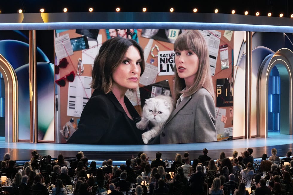 host mariska hargitay left, and taylor swift in a law and order: svu skit during the 78th emmy awards on monday, sept. 14, 2026, at the peacock theater in los angeles. (ap photo/chris pizzello) host mariska hargitay left, and taylor swift in a law and order: svu skit during the 78th emmy awards on monday, sept. 14, 2026, at the peacock theater in los angeles. (ap photo/chris pizzello)